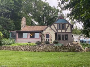 315 E Shore Trl, Sparta, NJ 07871