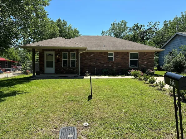 312 W South St, Whitesboro, TX 76273