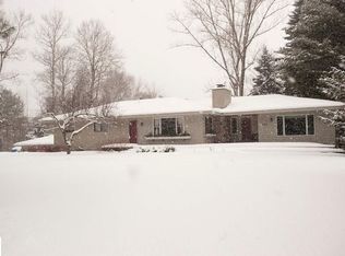 3098 S Lee Point Rd, Suttons Bay, MI 49682