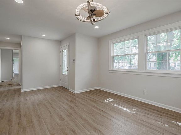 3rd image of 1213 Hill Ave