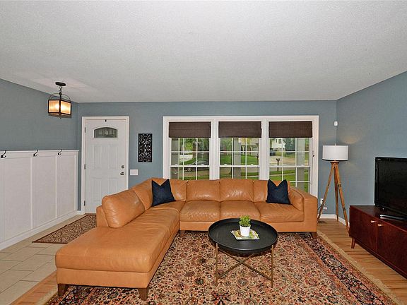 3rd image of 11738 Chandellay Dr