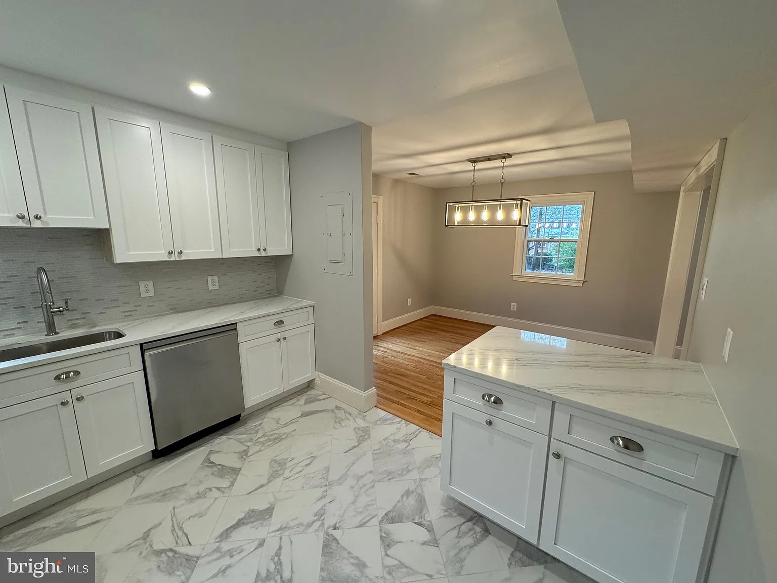 3 bed, 2.5 bath, 1164 sqft, $4,200 — Photo 4