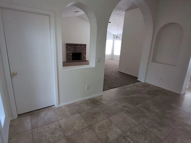1207 E San Remo Ave — Photo 16
