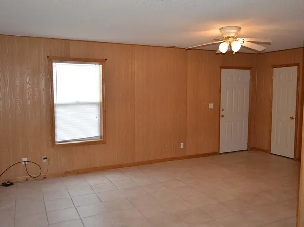 107 Grover St, Warrensburg, MO 64093