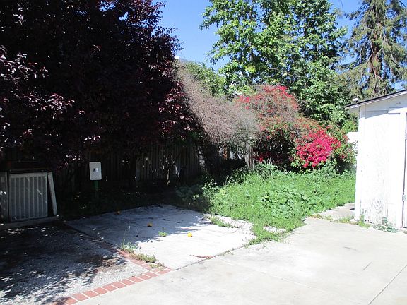 3rd image of 518 S Almaden Ave