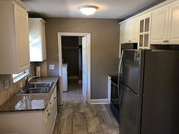 4th image of 3007 W Price Ave