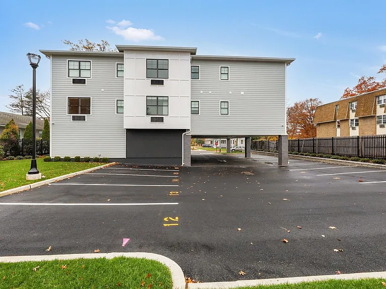 74 Clarendon Pl #203 — Photo 10