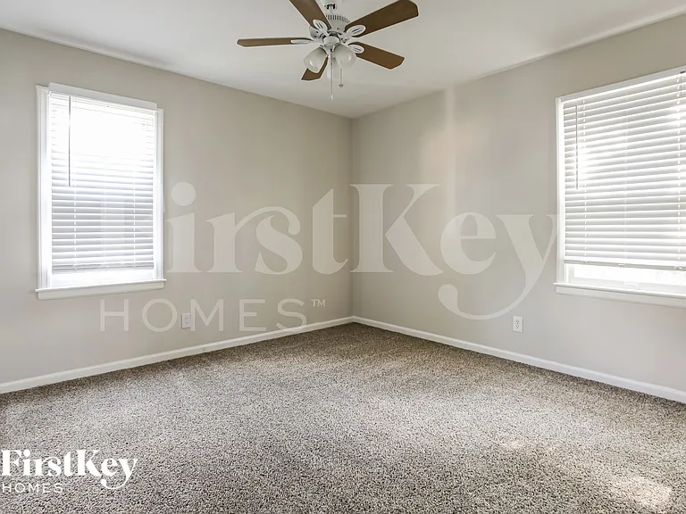 6004 Farley Ave — Photo 8