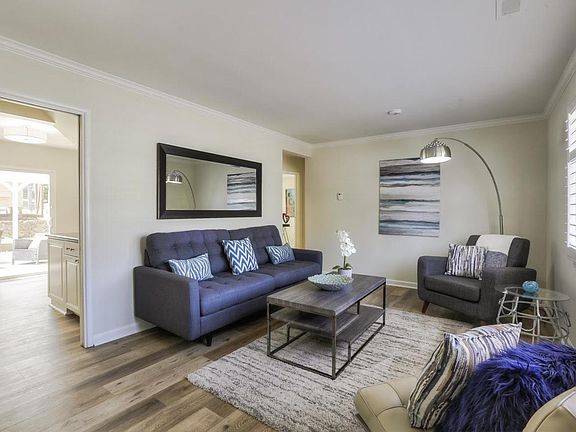 2nd image of 460 Glasgow Dr