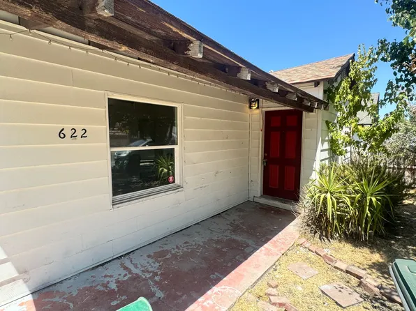622 E St, Taft, CA 93268