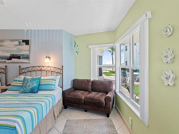 4th image of 4520 El Mar Drive #31