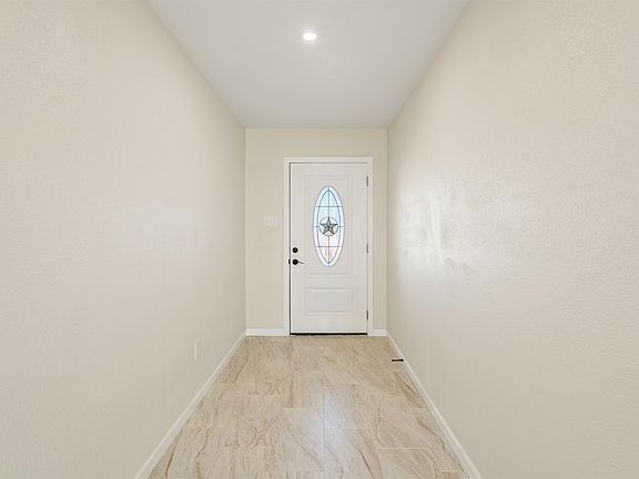 5th image of 328 Ray Dr