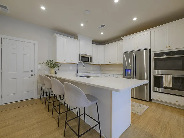 203A Park Central Ter — Photo 5