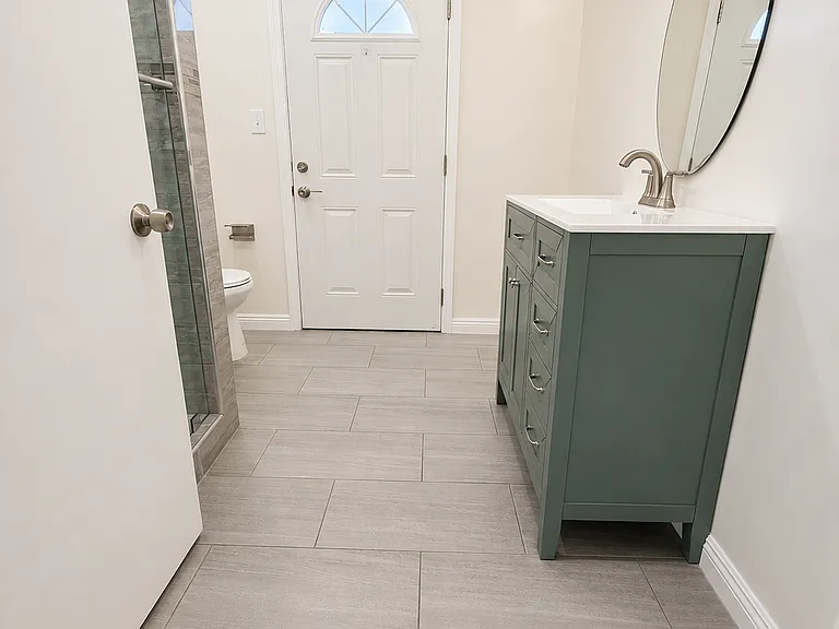 Master bedroom Full bath
