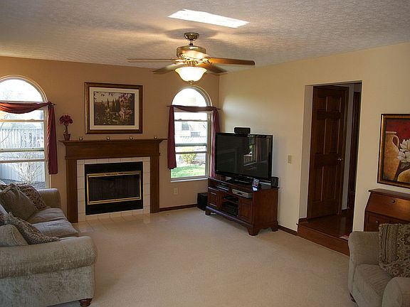 4th image of 5689 Grantham Ln