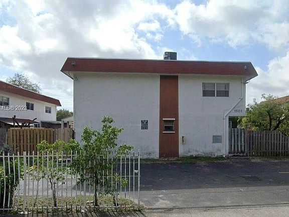 3rd image of 1520 NE 151st St APT 103
