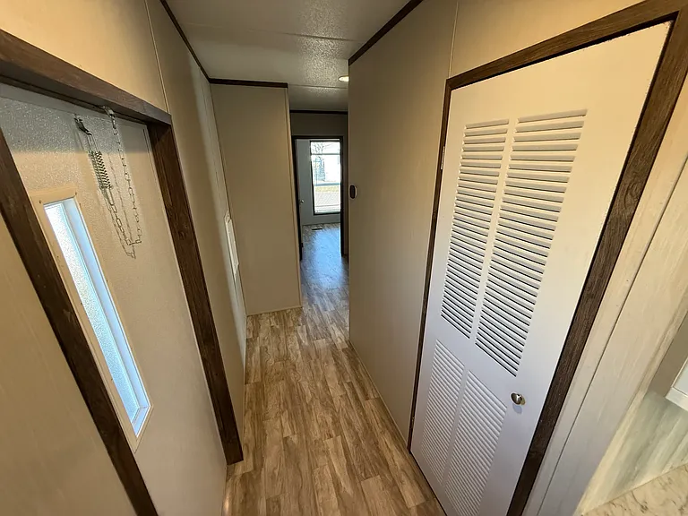 137 Eldridge Ln — Photo 8