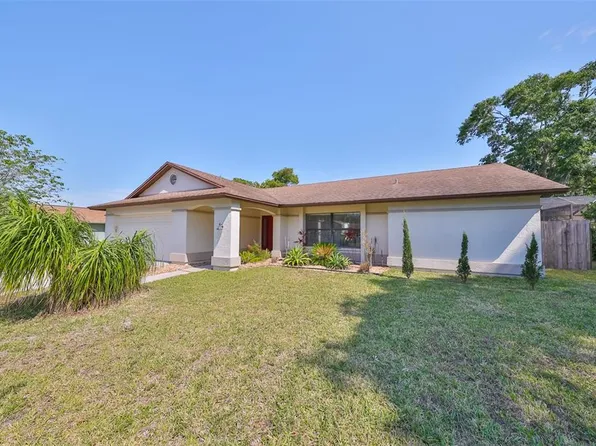 2608 Bridle Dr, Plant City, FL 33566