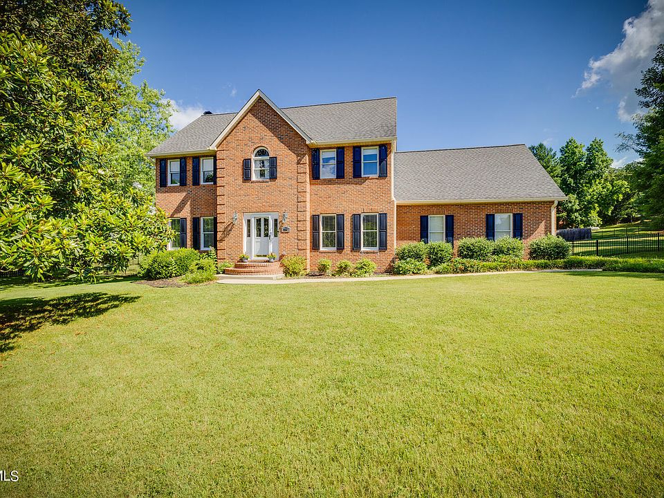 1st image of 204 Lynnwood Ct