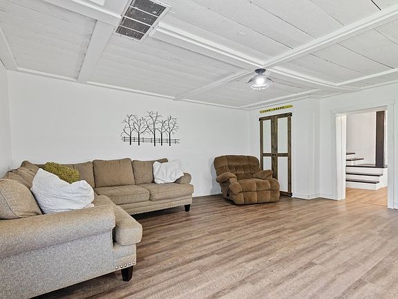 5th image of 26 Delores Ln