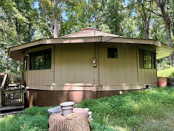 2nd image of 529 Little Pine Mountain Rd