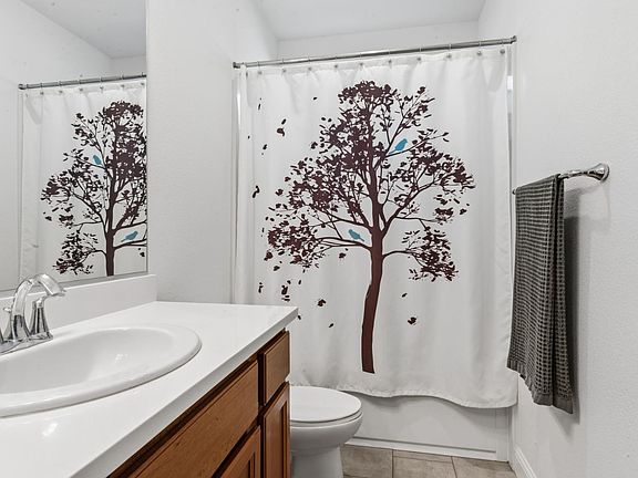 4th image of 355 Marigold Drive
