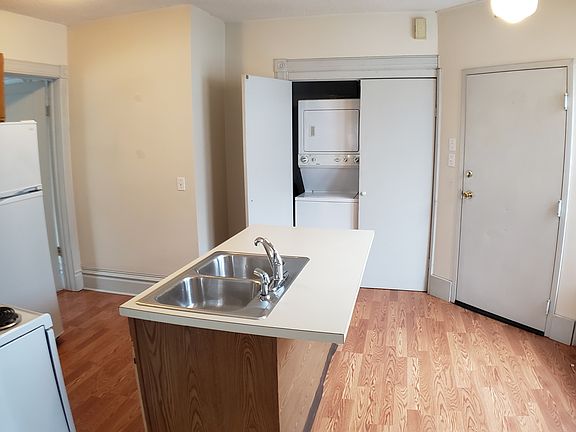 3rd image of 86 W 12th St #3