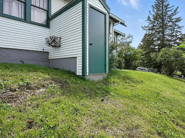 212 May St — Photo 44