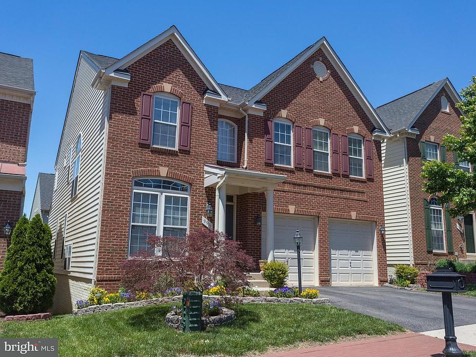 1st image of 9916 E Hill Dr
