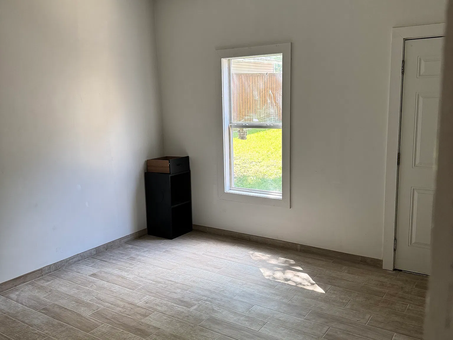 3 bed, 888 sqft, $2,300 — Photo 3