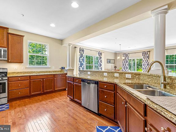 4th image of 23717 Gambrel Oak Ln
