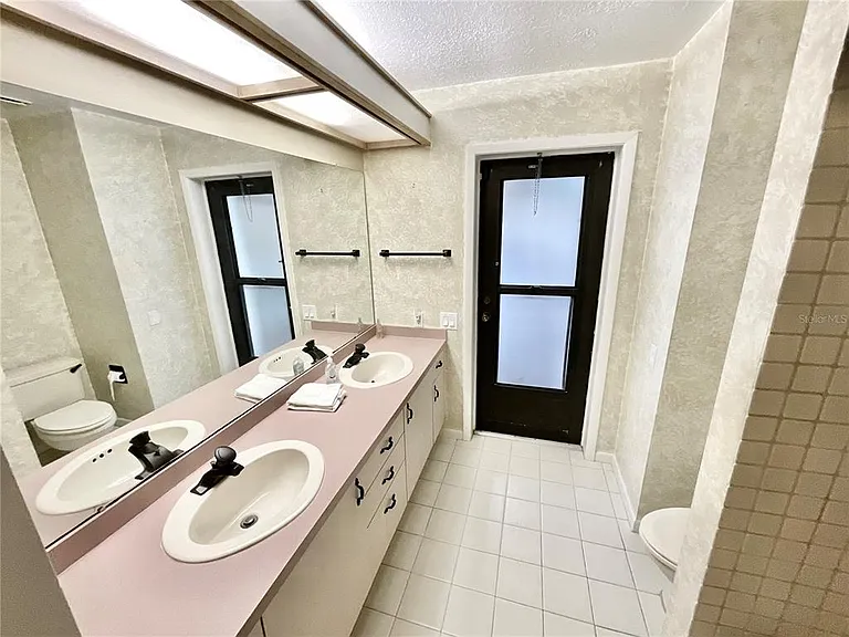 1349 Hillside Dr — Photo 22