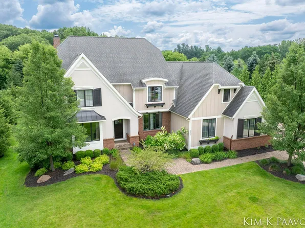 5837 Manchester Hills Dr SE, Grand Rapids, MI 49546