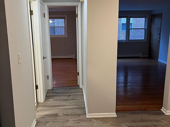 5th image of 1475 Ashland Ave APT 2