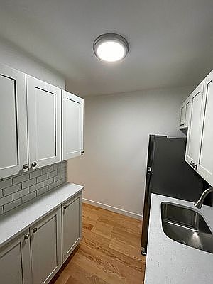 4th image of 413 E 82nd St APT 4C