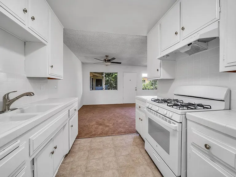 3109 Perlita Ave #11 — Photo 7