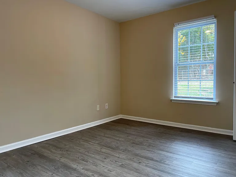 Bedroom 1 (main)