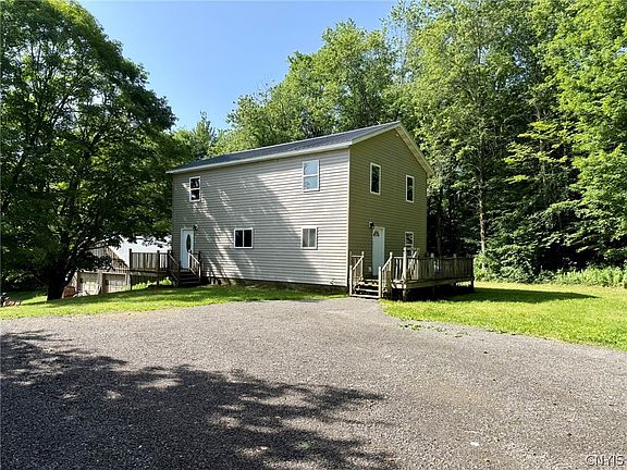 3rd image of 631 Witzigman Rd