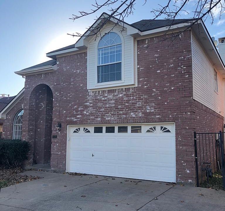 1st image of 2121 Bayview Dr
