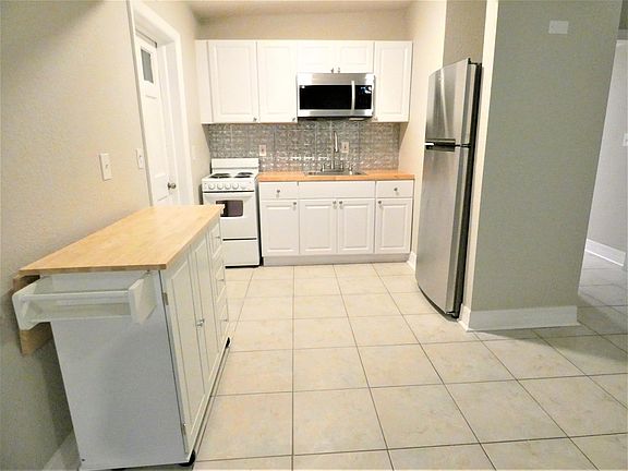 3rd image of 1604 Haven Dr