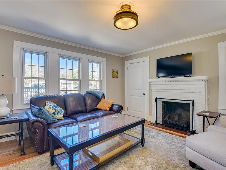 126 Horry St SE — Photo 3