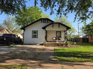 304 W Hamilton St, Olney, TX 76374