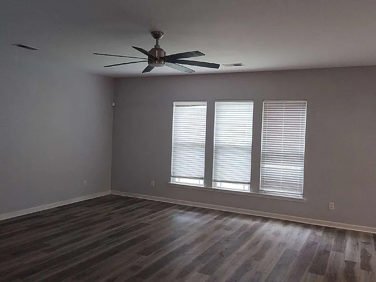 23 Verano Lake Dr — Photo 2
