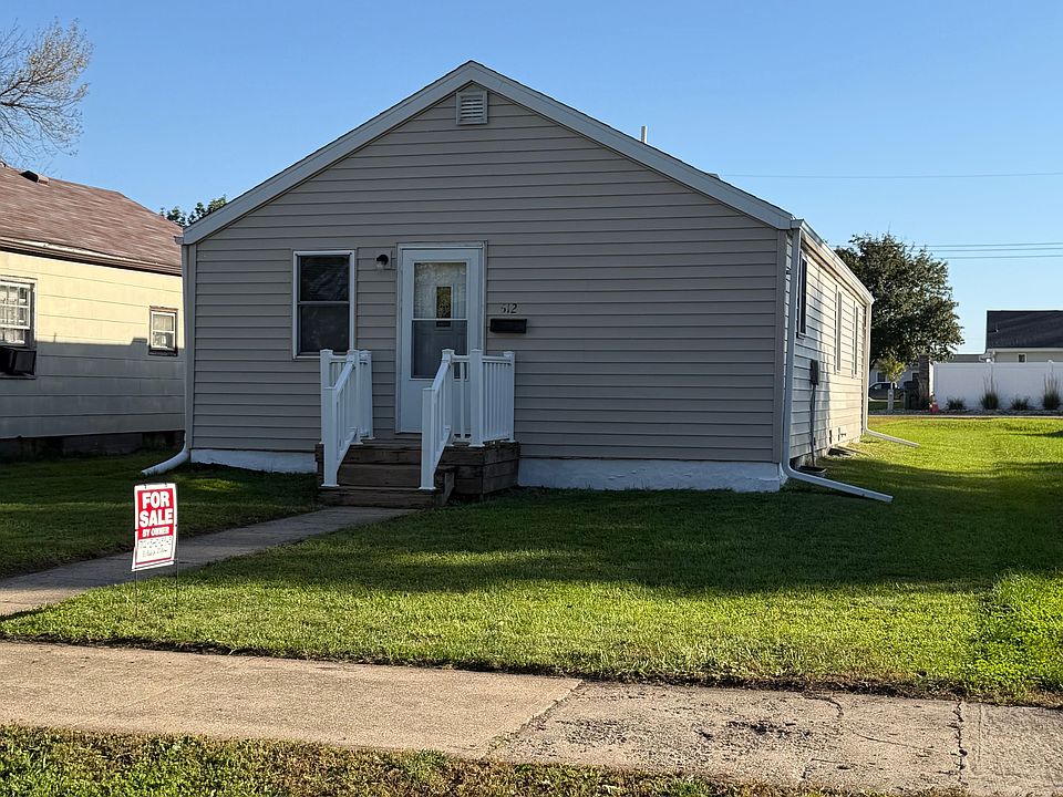 1st image of 512 7th St SW