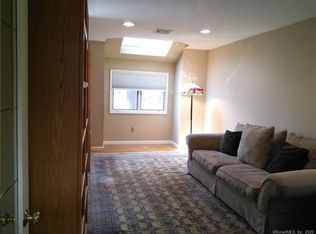 934 Merritt St, Bridgeport, CT 06606