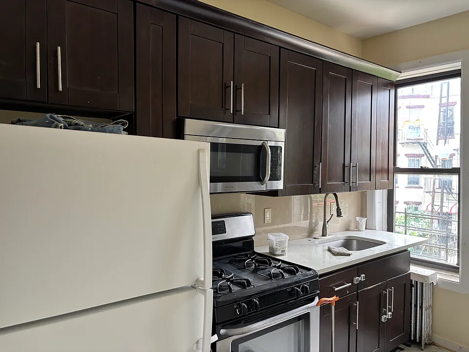 1677 Gates Ave #2L