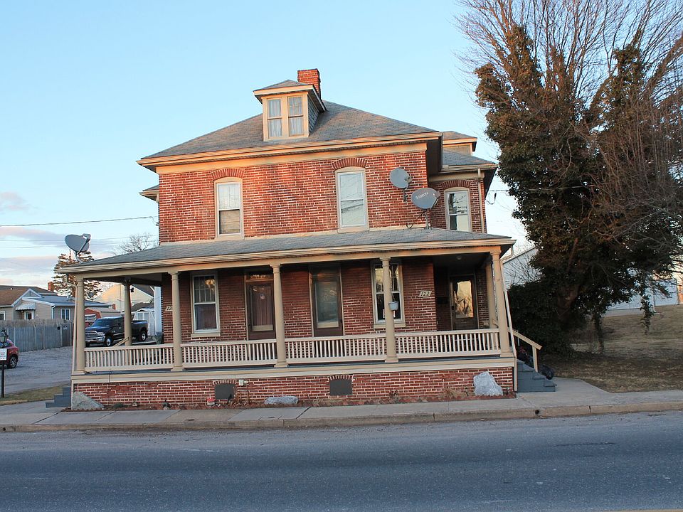 2nd image of 122 Hanover St