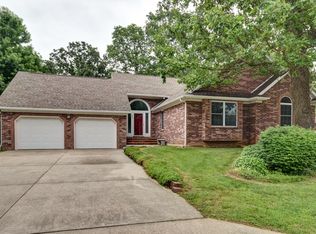 837 Oak Hl, Mount Vernon, MO 65712