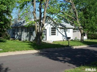 55 N Commercial St, Winchester, IL 62694