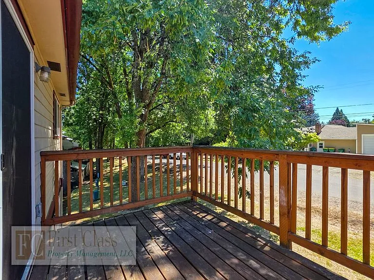 9555 SW Hall Blvd #12 — Photo 1